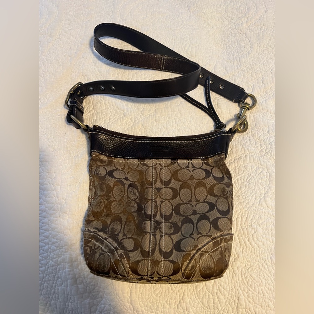Coach authentic cross body bag in great condition